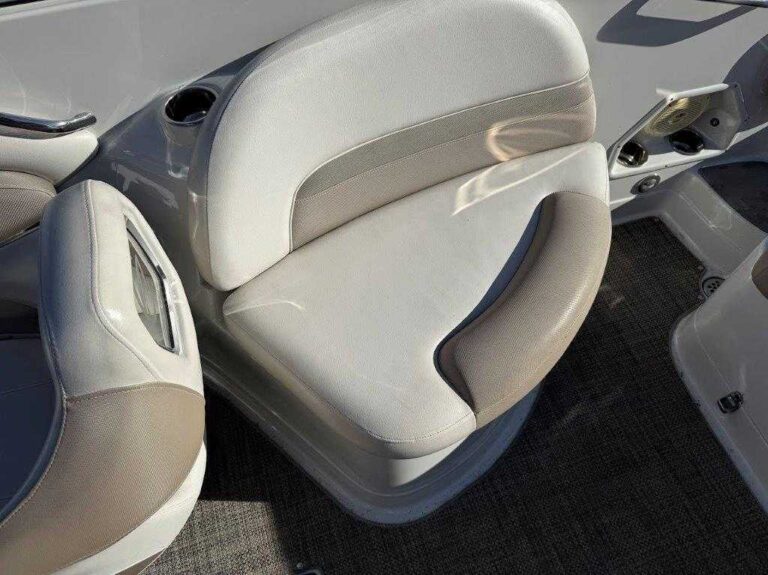 2016 Crownline E4 Promo Package US-KIS82502J516 [photo 23]